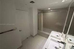 45 SW 9th St, Miami, FL 33130 - Photo 13
