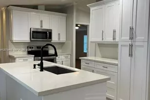 220 NE 12th Ave, Homestead, FL 33030 - Photo 9