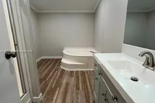 220 NE 12th Ave, Homestead, FL 33030 - Photo 13