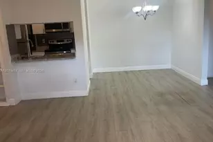 927 Riverside Dr, Coral Springs, FL 33071 - Photo 3