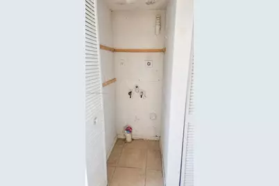 301 NW 84th St #301, Miami, FL 33150 - Photo 7