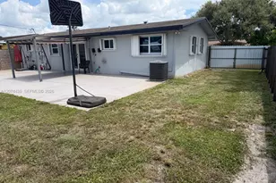 1000 NW 76th Terrace, Pembroke Pines, FL 33024 - Photo 17
