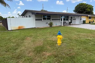 1000 NW 76th Terrace, Pembroke Pines, FL 33024 - Photo 3