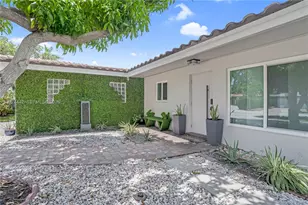 2225 NE 16th Ave, Wilton Manors, FL 33305 - Photo 7