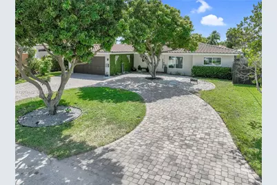 2225 NE 16th Ave, Wilton Manors, FL 33305 - Photo 3