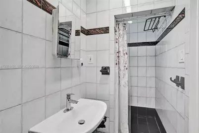 2 NE 160th St, Miami, FL 33162 - Photo 31