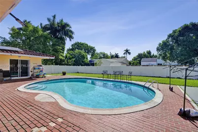 2 NE 160th St, Miami, FL 33162 - Photo 39