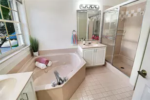 1108 NW 180th Ave, Pembroke Pines, FL 33029 - Photo 23