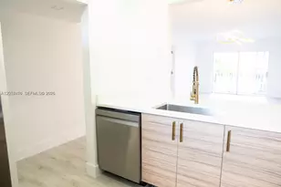 220 SW 9th Ave, Hallandale Beach, FL 33009 - Photo 5