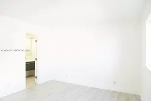 220 SW 9th Ave, Hallandale Beach, FL 33009 - Photo 17