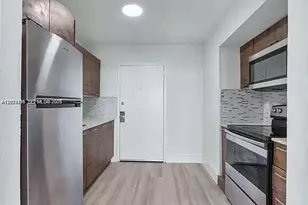 2000 NE 135th St, North Miami, FL 33181 - Photo 13