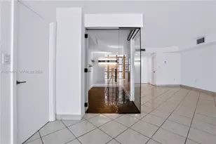 6423 Collins Ave, Miami Beach, FL 33141 - Photo 15