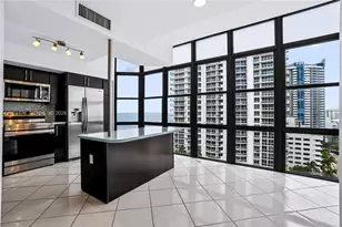 6423 Collins Ave, Miami Beach, FL 33141 - Photo 29