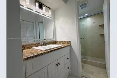 423 NE 210th Cir Ter #104-25, Miami, FL 33179 - Photo 13