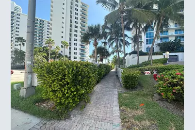 3000 S Ocean Dr #922, Hollywood, FL 33019 - Photo 9