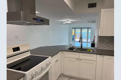 12400 NW 11th Ln #2101, Miami, FL 33182 - Photo 7