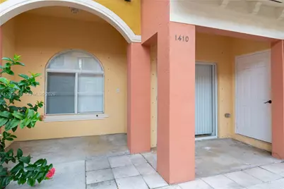 1410 S Santa Catalina Cir, North Lauderdale, FL 33068 - Photo 5