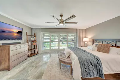 560 W Tropical Way, Plantation, FL 33317 - Photo 13