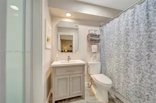 560 W Tropical Way, Plantation, FL 33317 - Photo 41