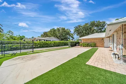 560 W Tropical Way, Plantation, FL 33317 - Photo 73