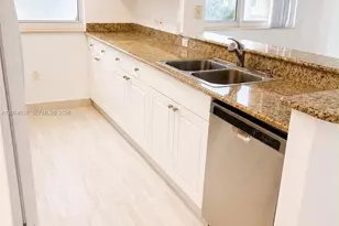 19501 W Country Club Dr, Aventura, FL 33180 - Photo 3