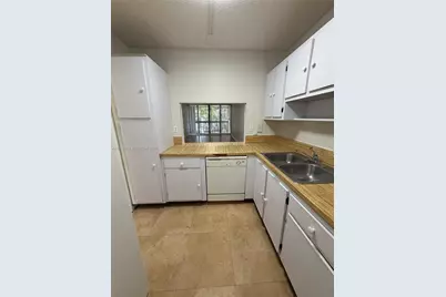 8429 Forest Hills Dr #202, Coral Springs, FL 33065 - Photo 3