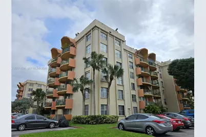 9320 Fontainebleau Blvd #401, Miami, FL 33172 - Photo 1