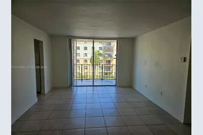 9320 Fontainebleau Blvd #401, Miami, FL 33172 - Photo 3