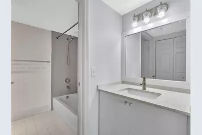 816 NW 11th St #1208, Miami, FL 33136 - Photo 15