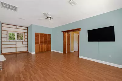 989 Eastward Dr, Miami Springs, FL 33166 - Photo 21