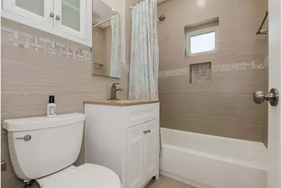 989 Eastward Dr, Miami Springs, FL 33166 - Photo 9