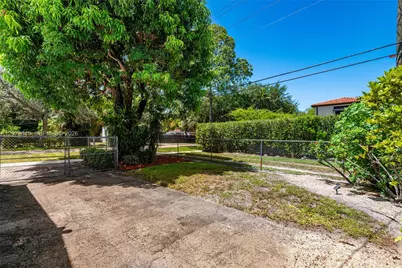 989 Eastward Dr, Miami Springs, FL 33166 - Photo 29