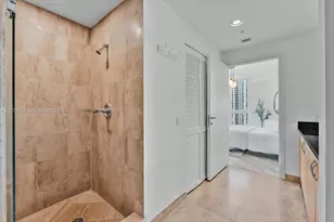 300 S Biscayne Blvd, Miami, FL 33131 - Photo 19