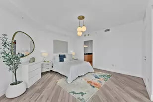 300 S Biscayne Blvd, Miami, FL 33131 - Photo 17