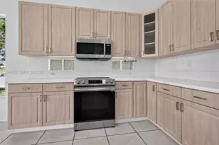 2342 NW 184th Terrace, Pembroke Pines, FL 33029 - Photo 13