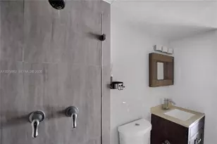 2780 NE 183rd St, Aventura, FL 33160 - Photo 27