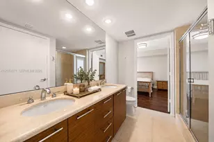 50 Biscayne Blvd, Miami, FL 33132 - Photo 17