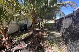 631 NW 37th Ave, Lauderhill, FL 33311 - Photo 25