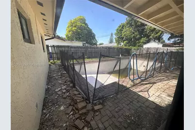 631 NW 37th Ave, Lauderhill, FL 33311 - Photo 29