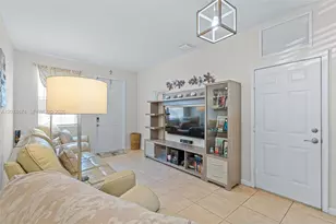1034 NE 30th Ave, Homestead, FL 33033 - Photo 3