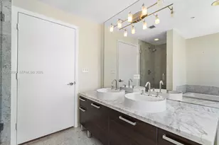 244 Biscayne Blvd, Miami, FL 33132 - Photo 33