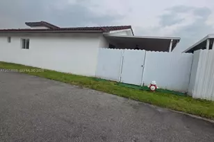 7001 W 35th Ave, Hialeah, FL 33018 - Photo 15