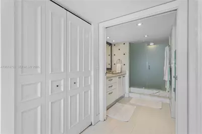 199 Ocean Lane Dr #902, Key Biscayne, FL 33149 - Photo 19