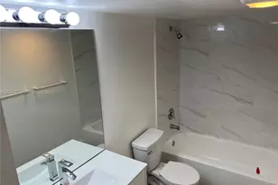 555 NE 15th St, Miami, FL 33132 - Photo 23