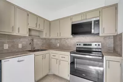3401 N Country Club Dr #EI403, Aventura, FL 33180 - Photo 29