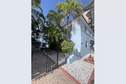 215 30th St #2, Miami Beach, FL 33140 - Photo 3
