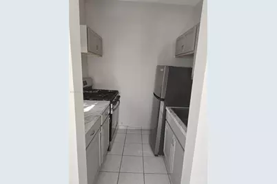 215 30th St #2, Miami Beach, FL 33140 - Photo 11