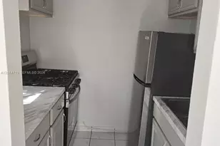 215 30th St, Miami Beach, FL 33140 - Photo 11