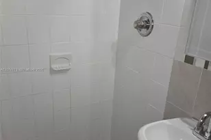 215 30th St, Miami Beach, FL 33140 - Photo 13