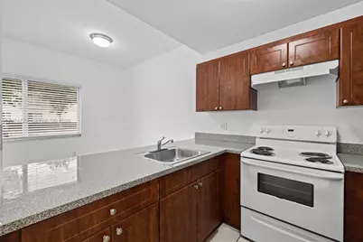 2405 W 78th St #202, Hialeah, FL 33016 - Photo 5
